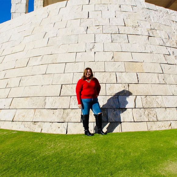 Meet your Posher, Mayra - Picture 2 of 2